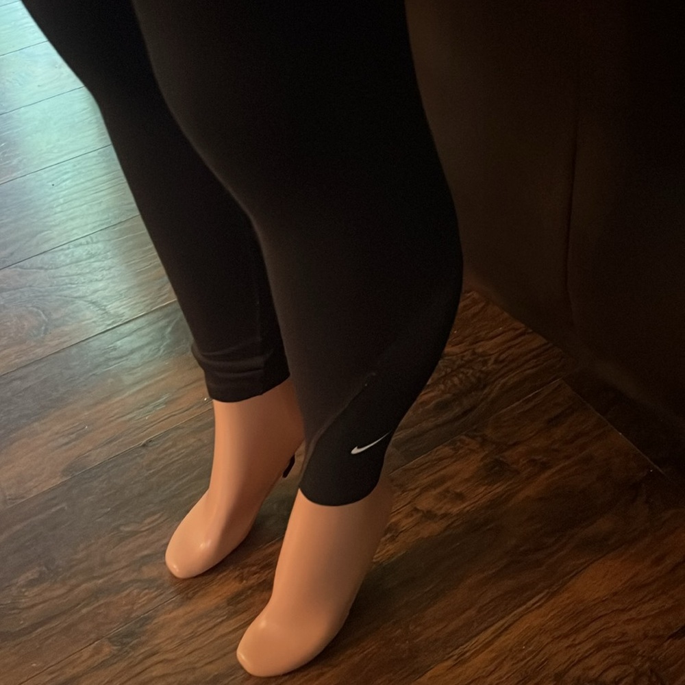 Nike 🤩 - Picture 2 of 4